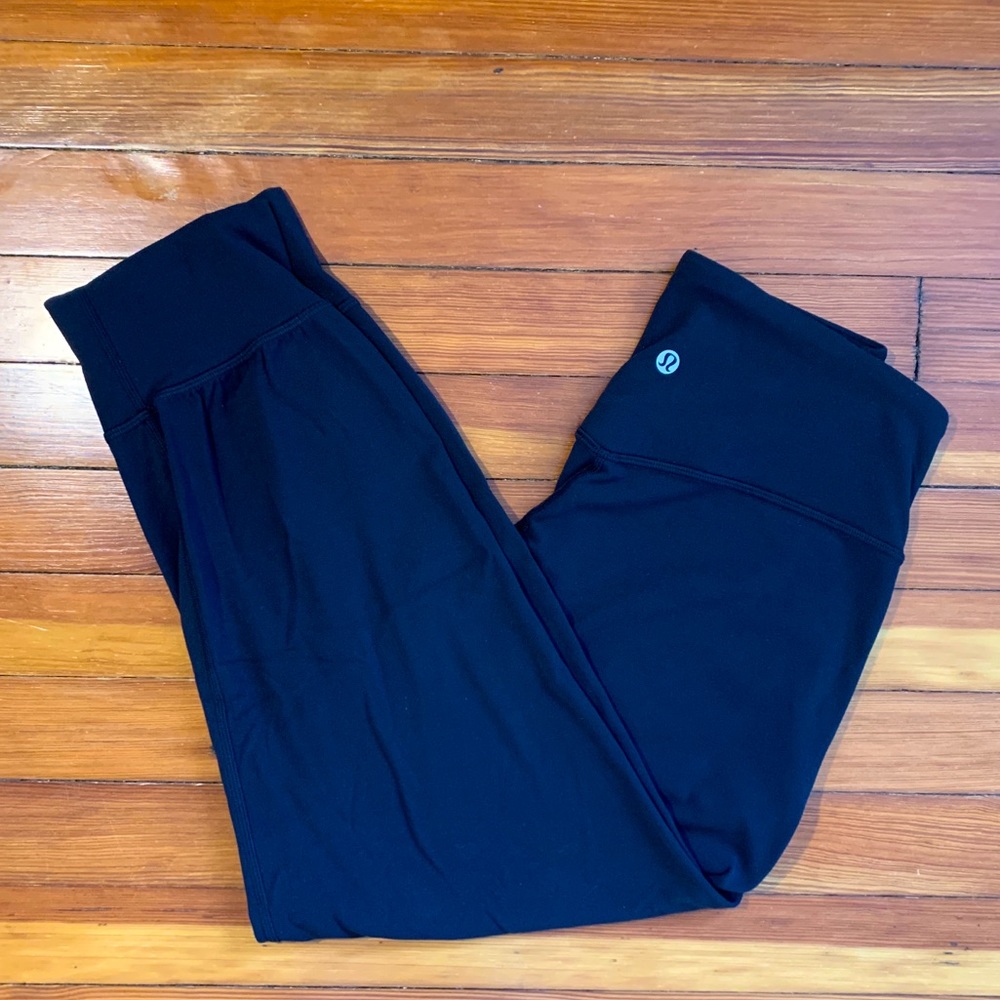 Black Lululemon Align Cropped Joggers Size 6